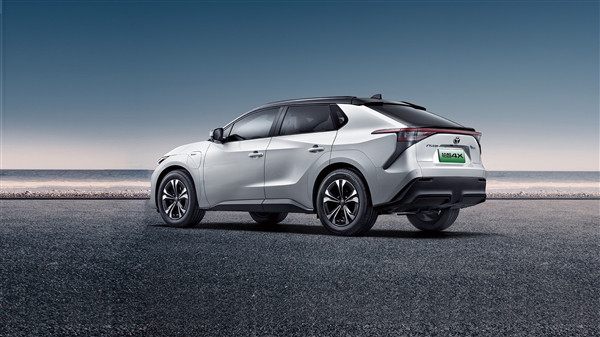 售17.98萬(wàn)元起：廣汽豐田新能源品牌“鉑智”首款純電車(chē)型發(fā)布