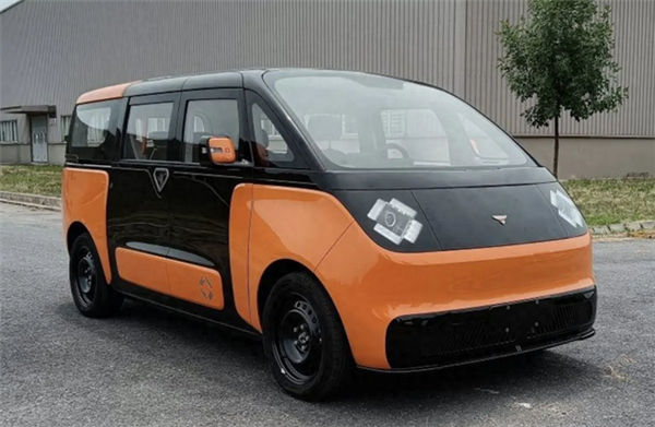 海馬INJOY L曝光：首創(chuàng)1+1+3座椅布局 定位純電動(dòng)多用途乘用車