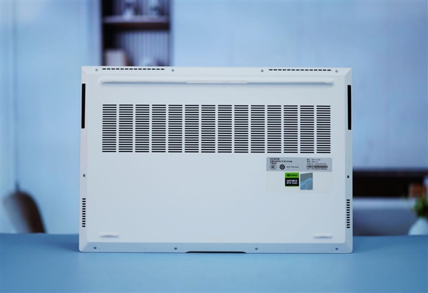 五彩斑斕的白！榮耀MagicBook Pro 16圖賞