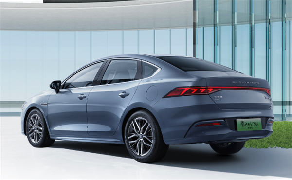電比油低！比亞迪新“王炸”官宣：7.98萬秦PLUS、驅(qū)逐艦05上市