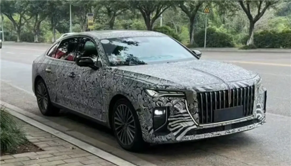 雙連屏+8AT！全新紅旗H9諜照曝光：現(xiàn)款30.98萬起