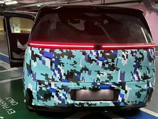 并未搭載前排側(cè)滑門！極氪CM2E最新諜照曝光