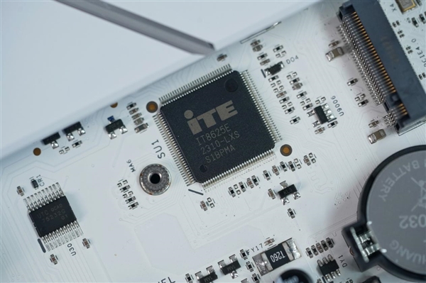 支持DDR5+3個M.2 SSD！影馳B760金屬大師主板D5 Wi-Fi白金版圖賞