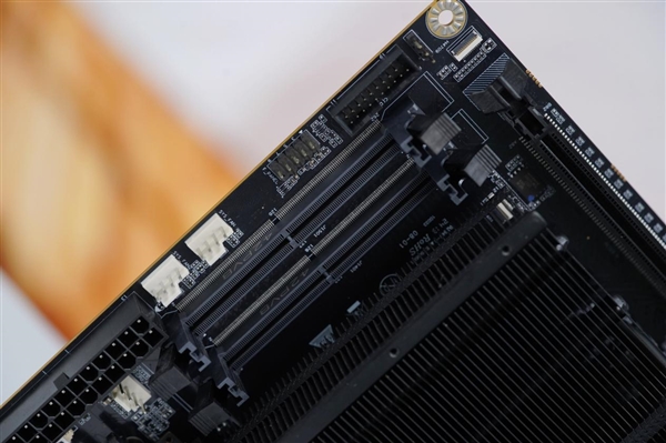 板載銳龍9 7945HX！銘凡BD790i主板圖賞