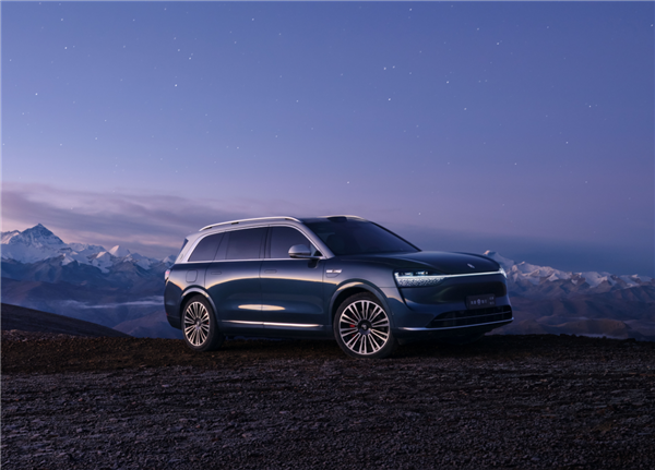 華為頭功！問界系智駕里程達2.65億公里、近期日增235萬