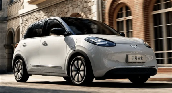 銷量暴跌近七成  被稱作“國民神車”的五菱MINI EV為啥賣不動(dòng)了？