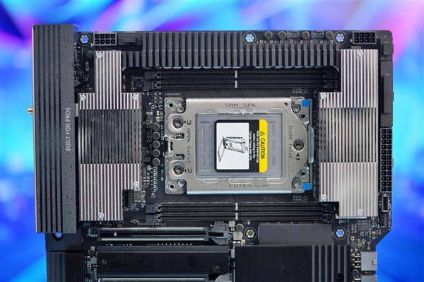 36相極致供電！華碩Pro WS TRX50-SAGE WIFI主板圖賞