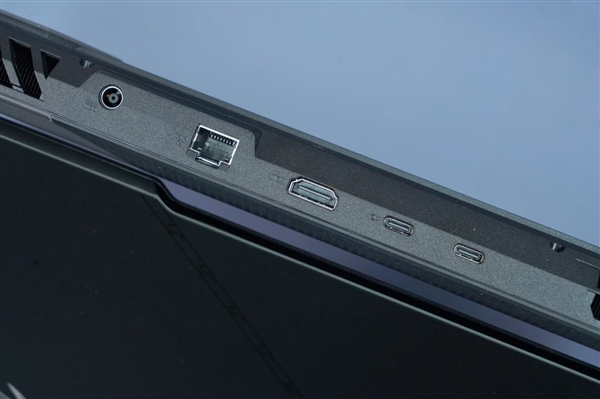 R9 7945HX3D+RTX 4090加持！ROG魔霸7 Plus超能版游戲本圖賞