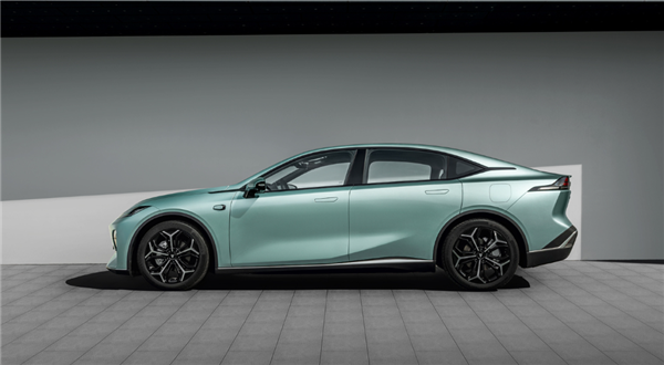 售價(jià)或低于15萬(wàn) 新款長(zhǎng)安深藍(lán)SL03官圖發(fā)布：白金內(nèi)飾真搶眼