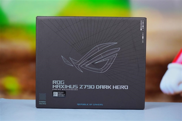 支持14代酷睿！ROG MAXIMUS Z790 DARK HERO主板圖賞