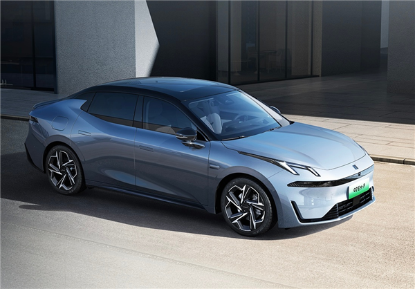 絕對(duì)原創(chuàng)設(shè)計(jì) 領(lǐng)克插電混動(dòng)中型轎車07 EM-P上市：16.98萬(wàn)起
