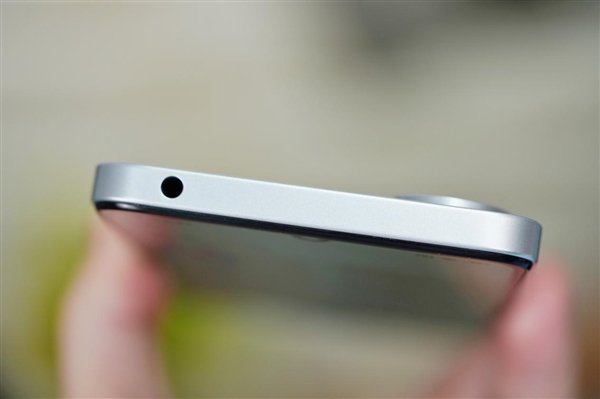 749元5G入門神機！Redmi 13C彩虹星紗圖賞