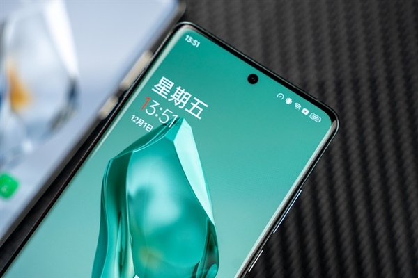 一加12性能實測：連續(xù)2小時游戲 機身溫度不到40℃