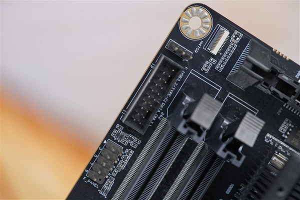 板載銳龍9 7945HX！銘凡BD790i主板圖賞