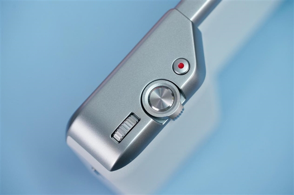 小米2024開(kāi)年最強(qiáng)旗艦！小米14 Ultra龍晶藍(lán)影像套裝圖賞