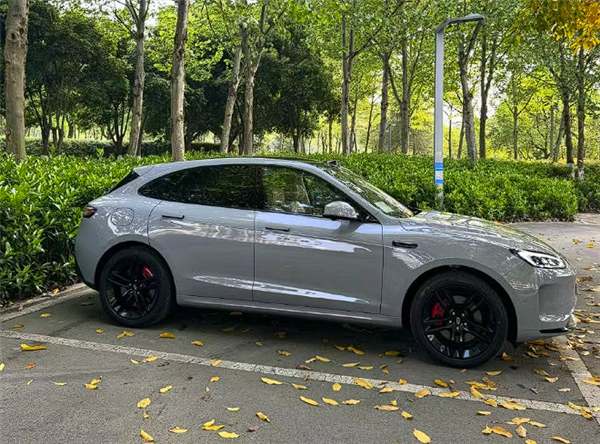 華為高階智駕ADS 2.0首車(chē) 余承東：?jiǎn)柦缧翸5開(kāi)啟預(yù)訂