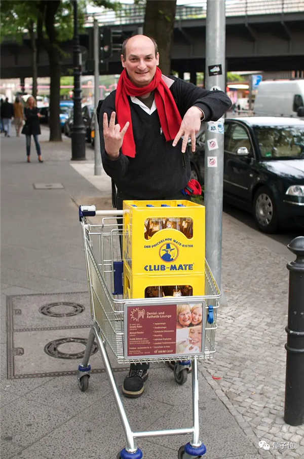 “編輯器之神Vim”之父去世 網友：他改變了很多人的一生