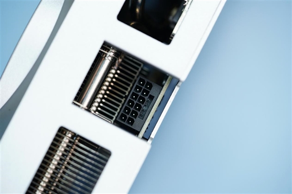 鋁合金打造！影馳RTX 4070 Ti SUPER金屬大師顯卡圖賞