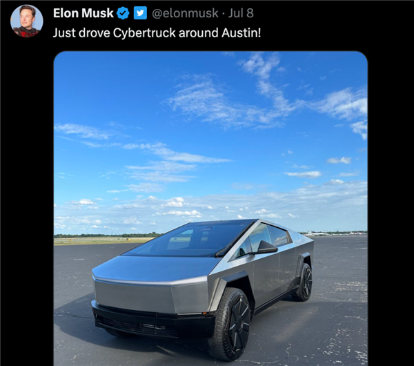 馬斯克開著Cybertruck兜風(fēng) 答應(yīng)網(wǎng)友加炮塔