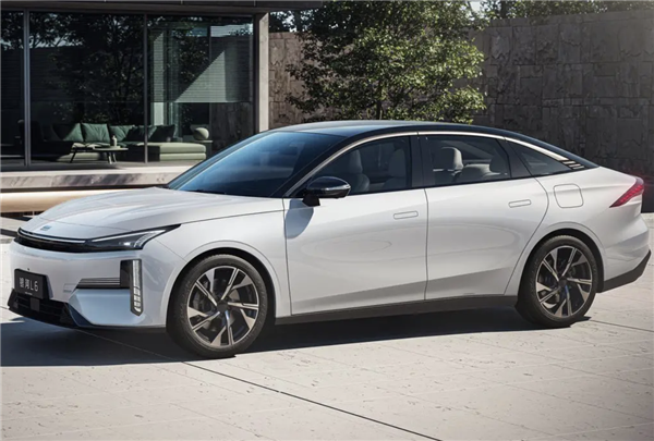 長條天幕+超大豎屏 吉利銀河L6更多細(xì)節(jié)曝光