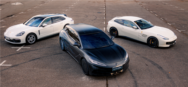 騰勢版帕梅！三電機獨立驅(qū)動 零百加速2秒級