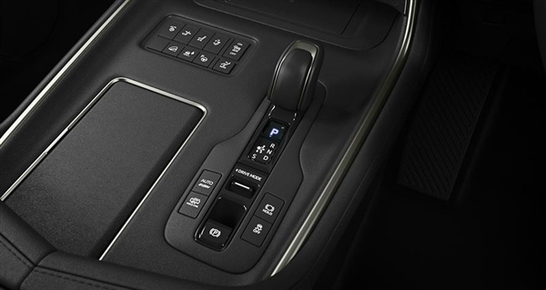 最強(qiáng)加價(jià)王易主！豐田世極SUV國內(nèi)現(xiàn)身：車價(jià)198萬、加價(jià)170萬