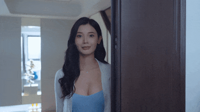 今年最科幻的游戲！6個(gè)美女同時(shí)和你談戀愛：這誰能不迷糊