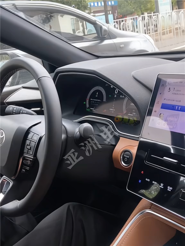 全新豐田亞洲龍上市定檔：取消物理按鍵內飾大革新