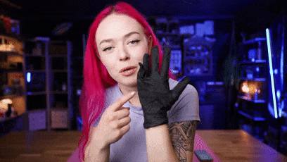 網(wǎng)紅妹子斷指后給自己換了根機械手指：太炫酷了！