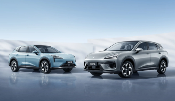 配置拉滿！寶駿云海內(nèi)飾發(fā)布：搭15.6英寸中控大屏+前排座椅通風(fēng)