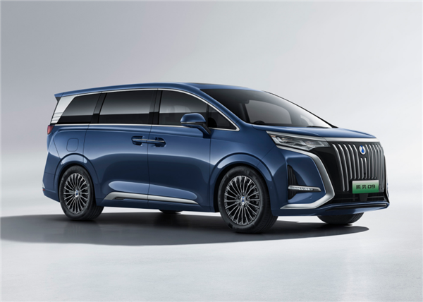 國產(chǎn)品牌的驕傲！比亞迪騰勢D9歐洲首秀 售價或?qū)⑦_(dá)到100萬元