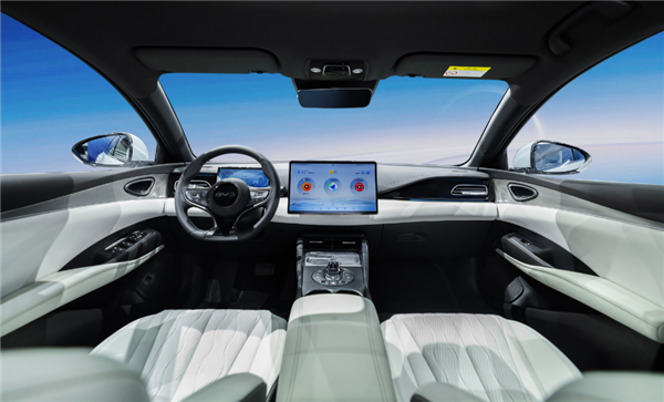 搭載比亞迪第五代DM-i混動 海豹06續(xù)航曝光：滿油滿電近2000公里