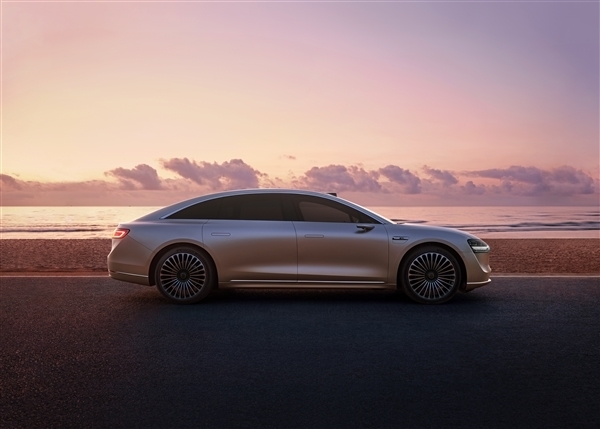 華為首款豪華旗艦轎車！享界S9實(shí)車曝光：德系BBA強(qiáng)敵