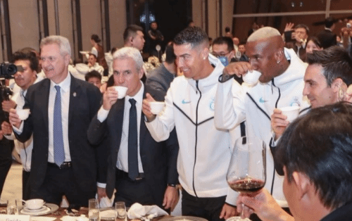 知情人士稱C羅不滿主辦方：對(duì)直播帶貨網(wǎng)紅蹭流量很生氣