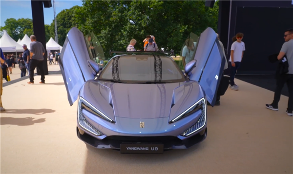 王傳?！八⒛槨辟u仰望：比亞迪開卷百萬豪車