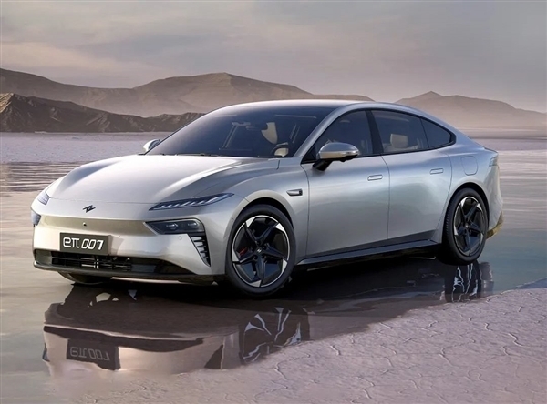 定位中大型 可選剪刀門！東風(fēng)奕派eπ 007開啟預(yù)售：15.9萬起