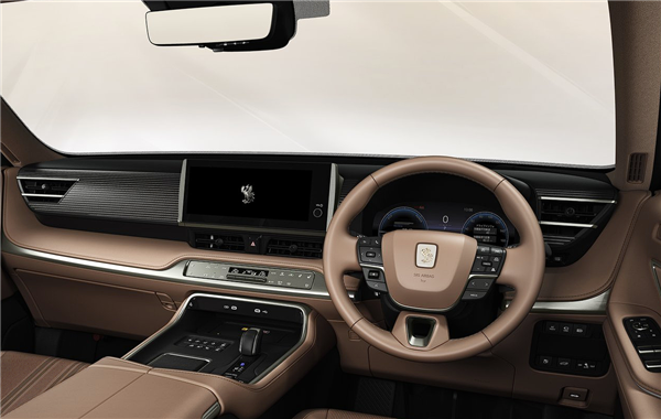 日本VS英國(guó)！豐田世極SUV、勞斯萊斯庫里南同框：氣場(chǎng)不輸