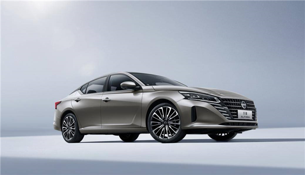 一代經(jīng)典或?qū)⒈惶娲∪债a(chǎn)天籟海外版將于2025年停產(chǎn) 加速推進電氣化進程