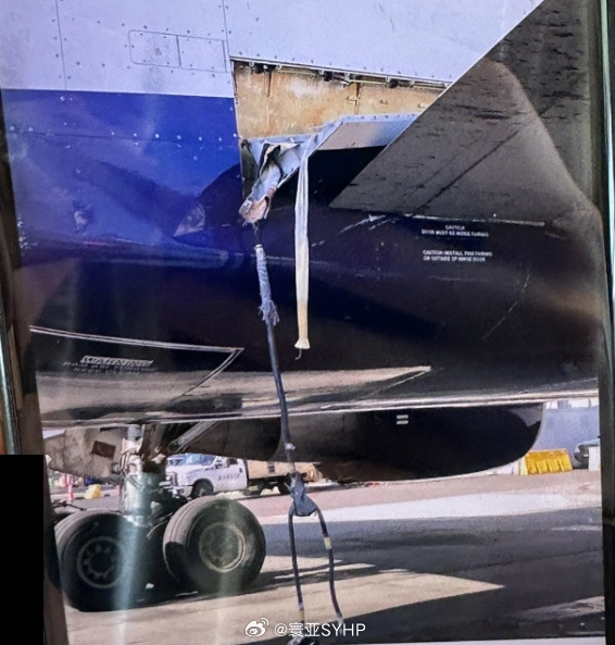 波音再出事故 美國(guó)一客機(jī)應(yīng)急滑梯飛行中脫落：掉頭緊急迫降