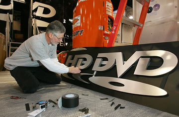 奄奄一息、開(kāi)始停產(chǎn)的藍(lán)光光盤：竟然又被請(qǐng)了回來(lái)