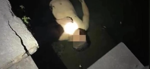 印度老哥被當(dāng)成浮尸在水里漂了5個(gè)小時(shí) 撈起來后發(fā)現(xiàn)他...