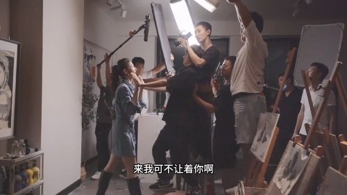 《完蛋！我被美女包圍了！》花絮：鄭梓妍等近身實(shí)拍方式揭秘