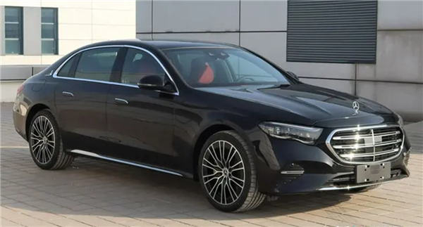 40萬級(jí)轎車天花板！全新一代國(guó)產(chǎn)奔馳E級(jí)今晚首發(fā)：現(xiàn)款44.01萬起