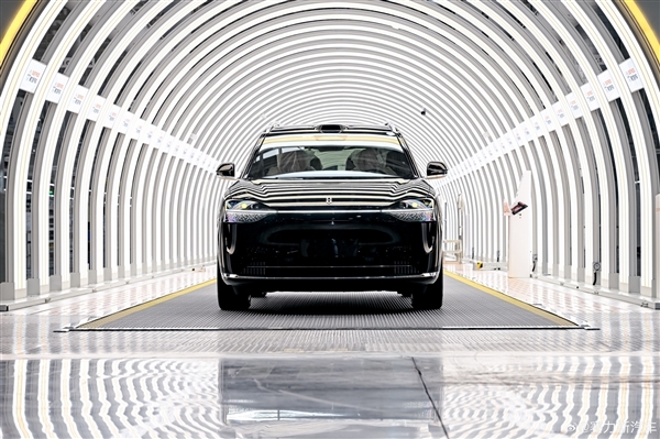 M9單月交1.8萬(wàn)臺(tái) 華為鴻蒙智行4月銷量出爐：越貴越暢銷