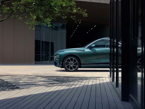 新一輪價(jià)格戰(zhàn)即將打響！小鵬緊跟問(wèn)界：G9現(xiàn)車直降2萬(wàn)元