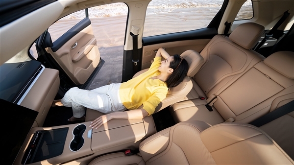 問界M7青春版 賽力斯藍(lán)電E5 PLUS上市：中型SUV只賣9.98萬起