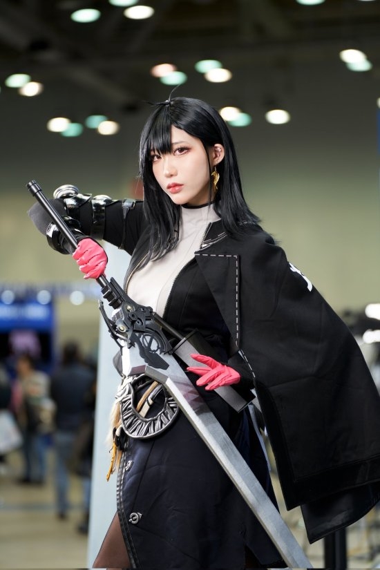 韓國(guó)美女Cos《妮姬：勝利女神》美圖：顏值爆表 身材火辣