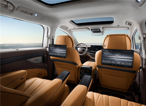 卷瘋了！比亞迪騰勢(shì)D9尊享型官宣 ：純電續(xù)航98KM 僅售34.98 萬(wàn)