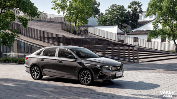 燃油車香起來了！吉利怒掀價(jià)格戰(zhàn)：新帝豪卷出新高度