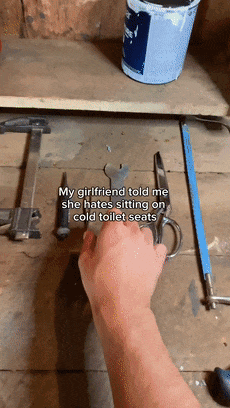 異地也能擁抱！老哥用胸毛給女友做枕頭：逆天發(fā)明遠不止此